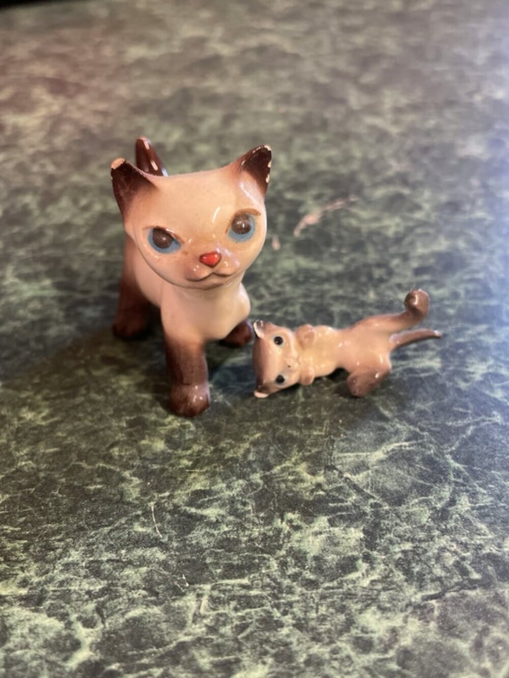 Vintage Ceramic/Porcelain Miniature Siamese Cat and Kitten Figurines
